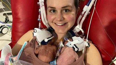 Πρόωρα διδυμάκια πάλεψαν για τη ζωή τους και νίκησαν - έμειναν 125 μέρες στη ΜΕΘ